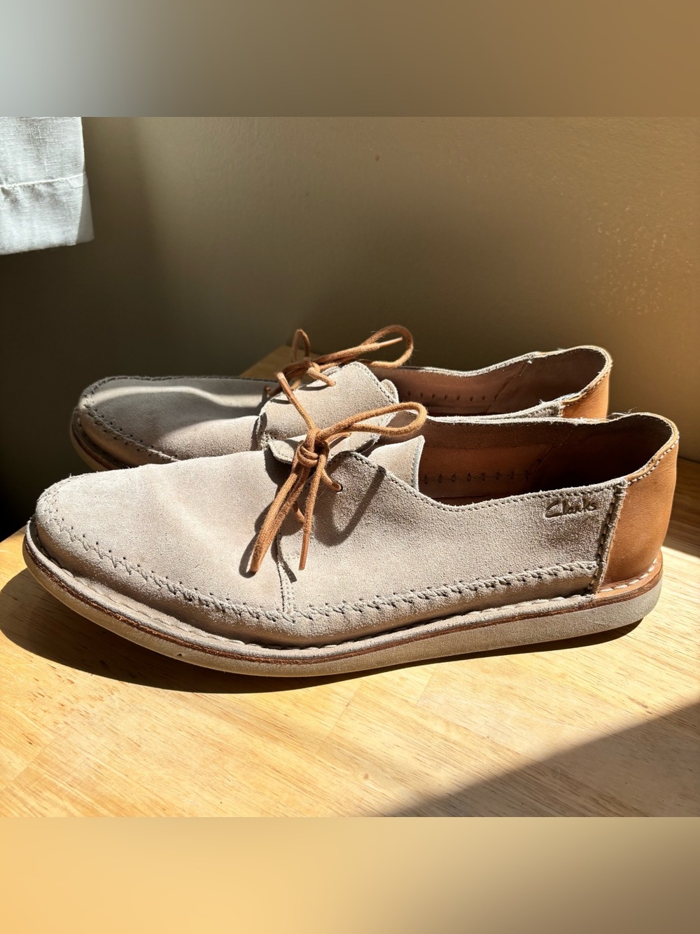 Clarks Men’s Light Beige Suede Brinton Craft Derbys with Tan Laces